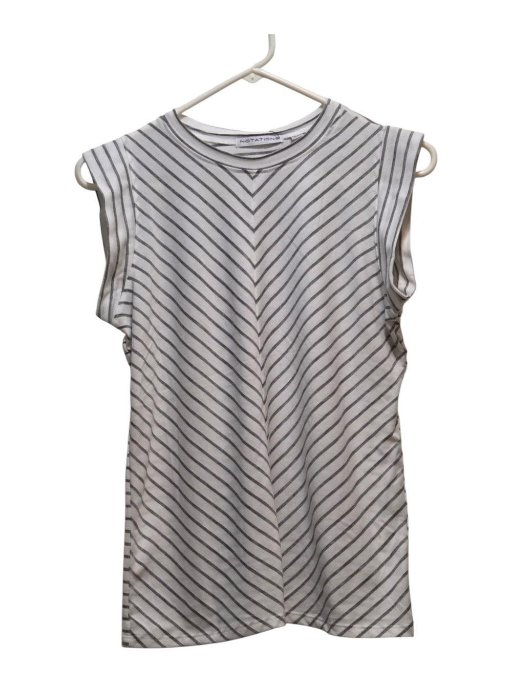 Notations Sleeveless Chevron Stripe Tank Top - White & Gray